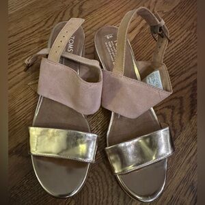 TOMS Poppy Bloom Suede/Rose Gold Metallic Sling Back Women’s Sandal size 8
